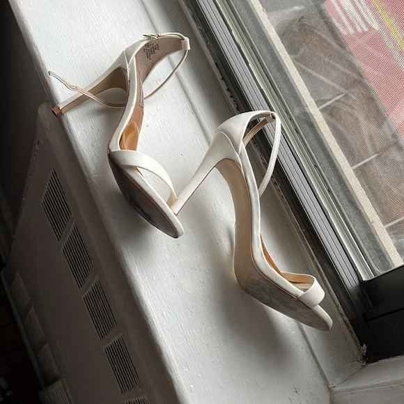 Steve Madden White Heels - Picture 3 of 3